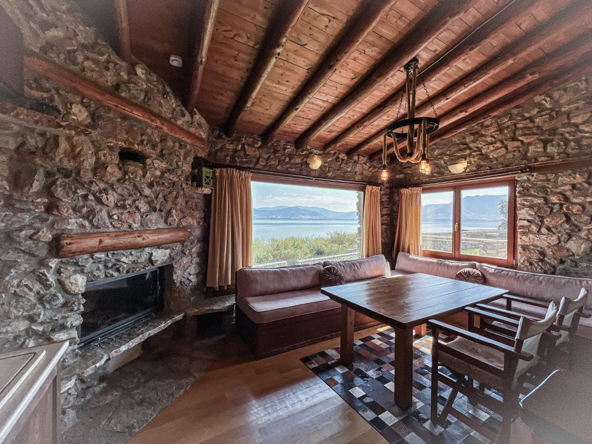 The Little Stone House By The Lake แคซโทเรีย ภายนอก รูปภาพ
